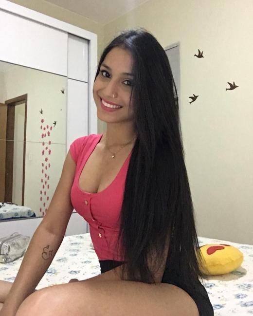 Jolie Nathaly pour de bon moment intense